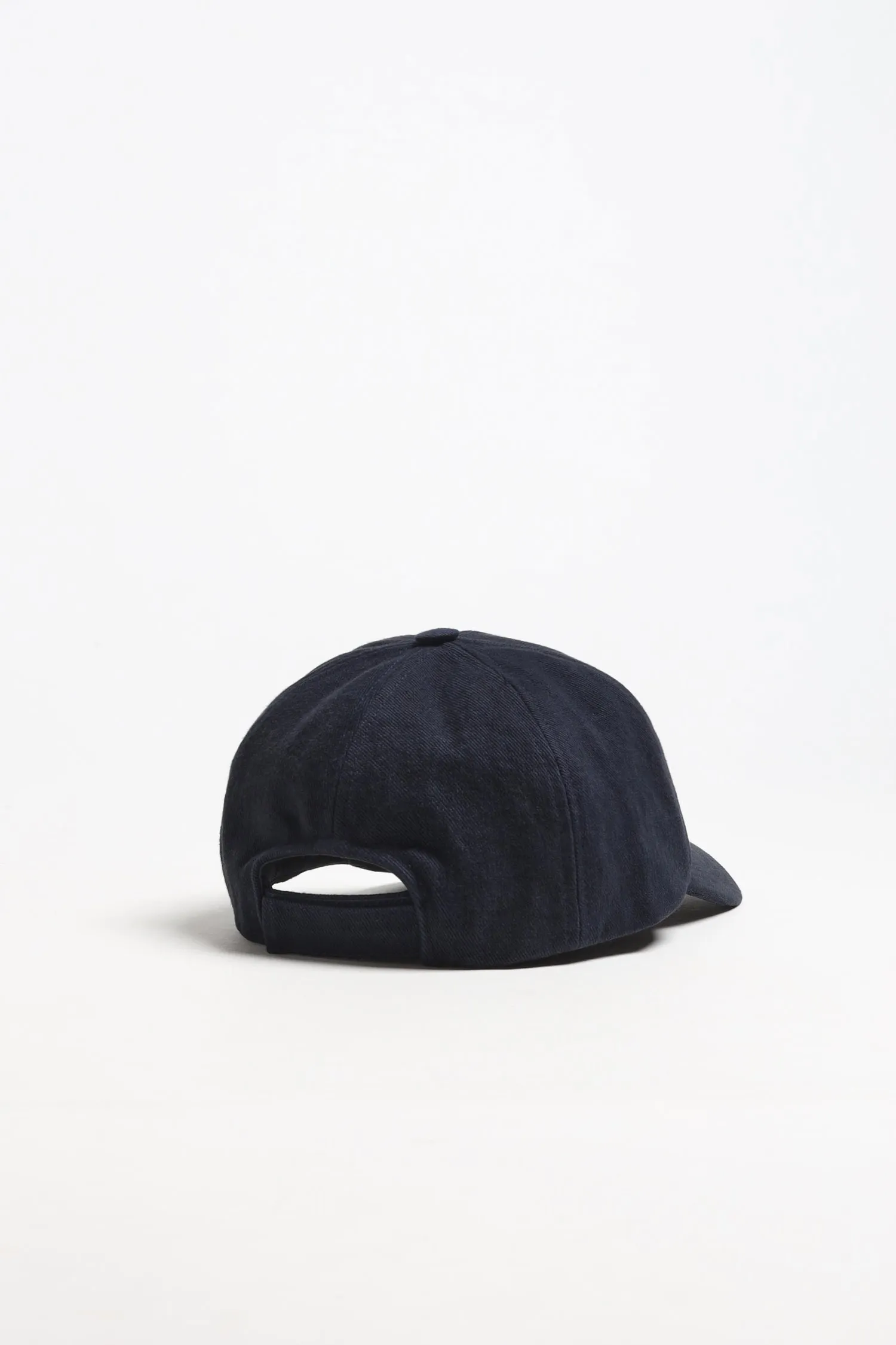 Cap Tyron in Midnight/Ecru