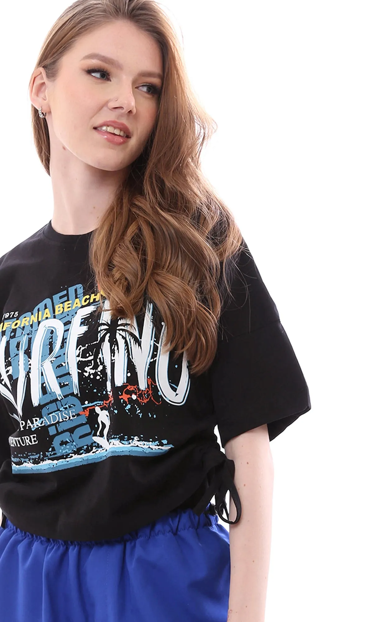 O165475 Black Cropped T-Shirt "Surfing" Printed With Side Drawstring